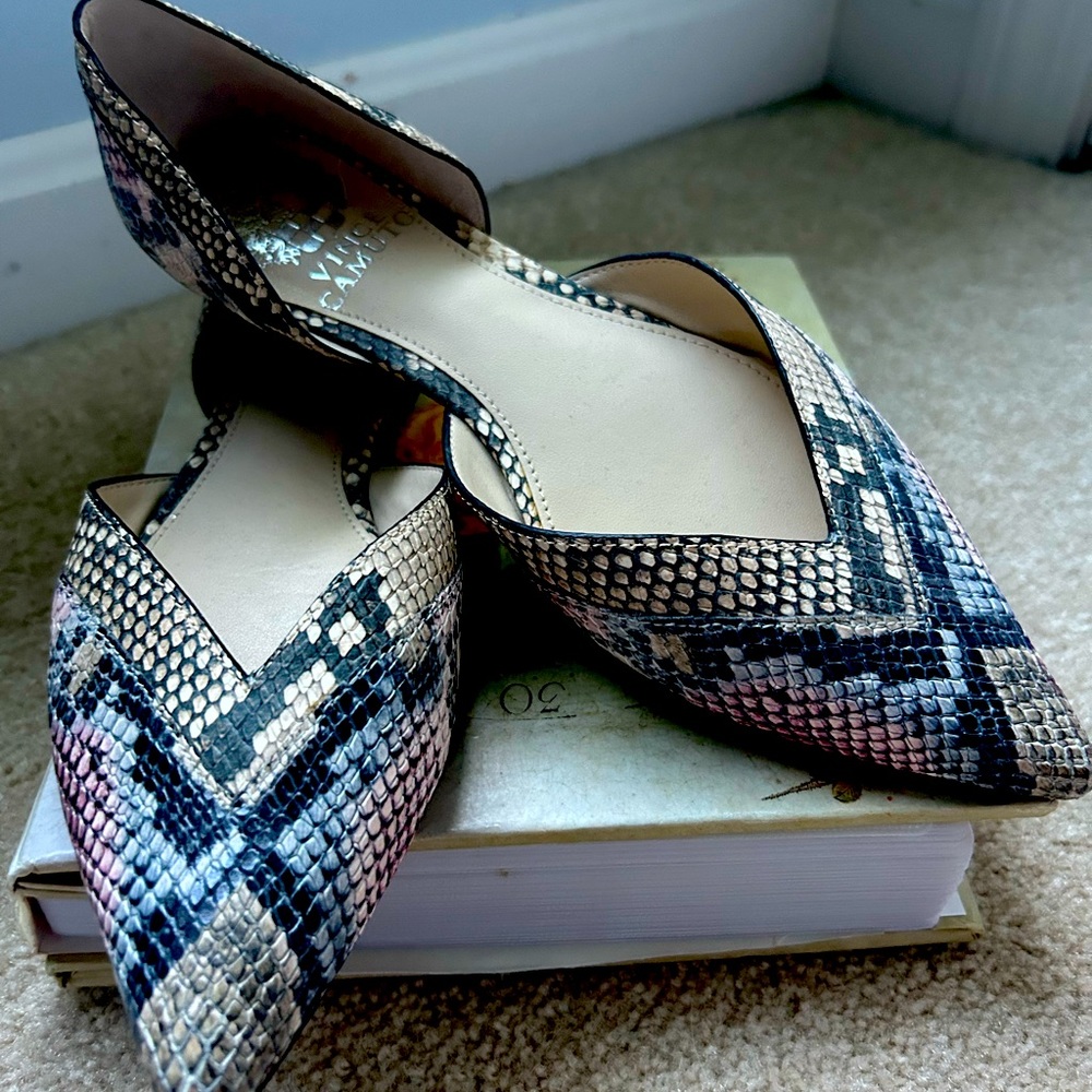 Vince Camuto Flats Sz 6